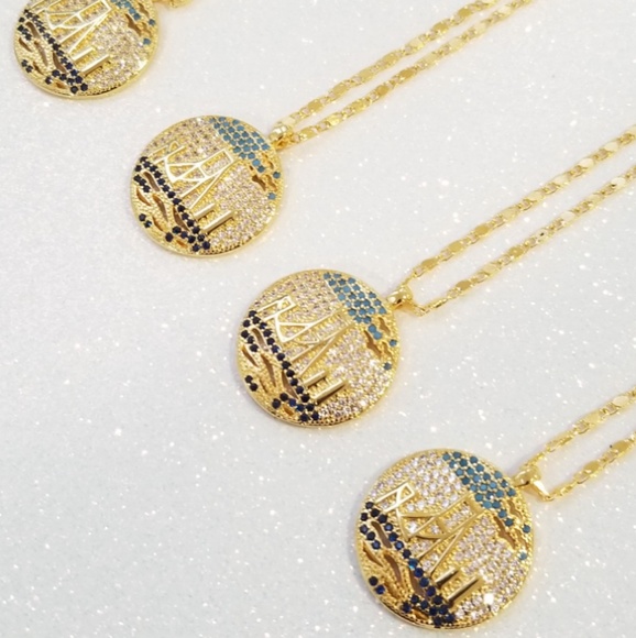 Golden gate bridge gold necklace - Picture 6 of 6